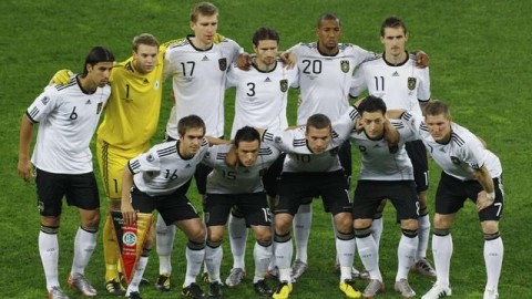 维拉主场掀翻曼城，卡什世界波铸就维拉公园堡垒之战