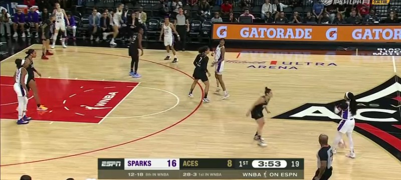 火花队休赛期“砸钱换防”，普拉姆降薪40万助争冠阵容脱胎换骨