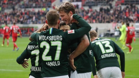 惨案夜!斯图加特4-0血洗狼堡,莱韦林上半场就双响,纳尔泰补时还在捅刀