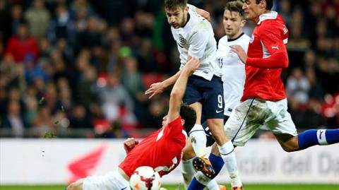 英格兰6-2伊朗：00后首球+五人破门书写青春风暴