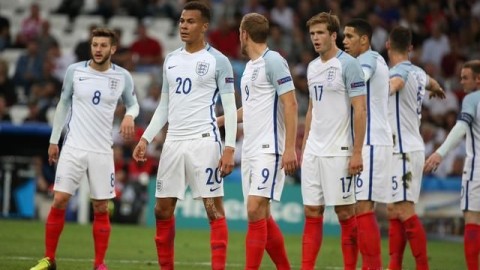 标题：热身赛英格兰21险胜突尼斯，三狮军团攻防警报拉响