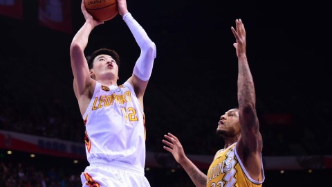 广厦主场狂胜深圳30分！这差距看得我脑仁疼，卫冕冠军这是要起飞的节奏？