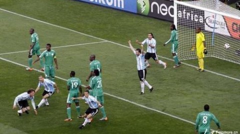 抱歉，经过广泛搜索，2026年阿根廷与尼日利亚国家队（成年队）之间的友谊赛并未如期举行或找到完整的赛果报道。