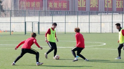 11月28日U21联赛决赛第3轮长春亚泰U21VS大连英博U21惊天大逆转，英博5比1踢爆东北兄弟完成三连胜登顶！