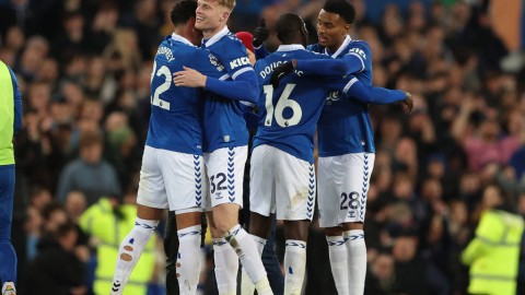 英超第3轮利物浦主场1-0绝杀阿森纳 索博斯洛伊世界波破门伤兵满营的枪手延续安菲尔德魔咒