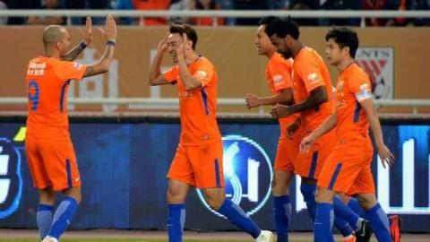 基辅戴拿模3-3天津权健：帕托传射难救主，权健遭绝平收官海外拉练