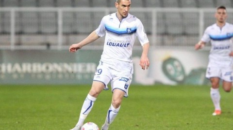 法甲保级大战：尼斯主场1-1战平勒阿弗尔，双方各取一分陷僵局