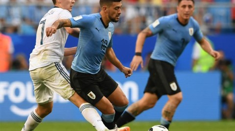 乌拉圭3比0完胜俄罗斯 苏亚雷斯贴地斩卡瓦尼补时破门