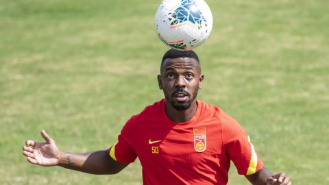 中国足球最强边路球员盘点：2026回眸跨时代的“黄金走廊”