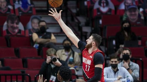 别被比分骗了！01月10日NBA常规赛尼克斯vs开拓者，锡伯杜这招“杀人诛心”玩得溜