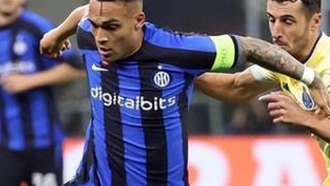 意甲第10轮复盘：佛罗伦萨0-1莱切——22岁贝里沙致命一击，紫百合主场坠入深渊