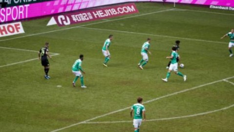 联赛首败！德甲-伊藤洋辉破门拜仁5分钟丢2球1-2奥格斯堡