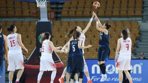 标题：中国男篮客场87-80逆转日本夺世预赛首胜