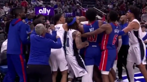 勇士这场球看得我直拍大腿！主场26分大胜开拓者，但过程比比分刺激多了