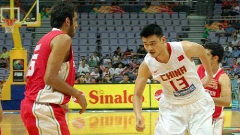 标题：日本78-72险胜韩国 霍金森24+7末节逆转