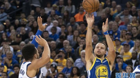 东契奇缺阵的夜晚，独行侠这帮家伙反倒杀红了眼！爵士主场被打懵了